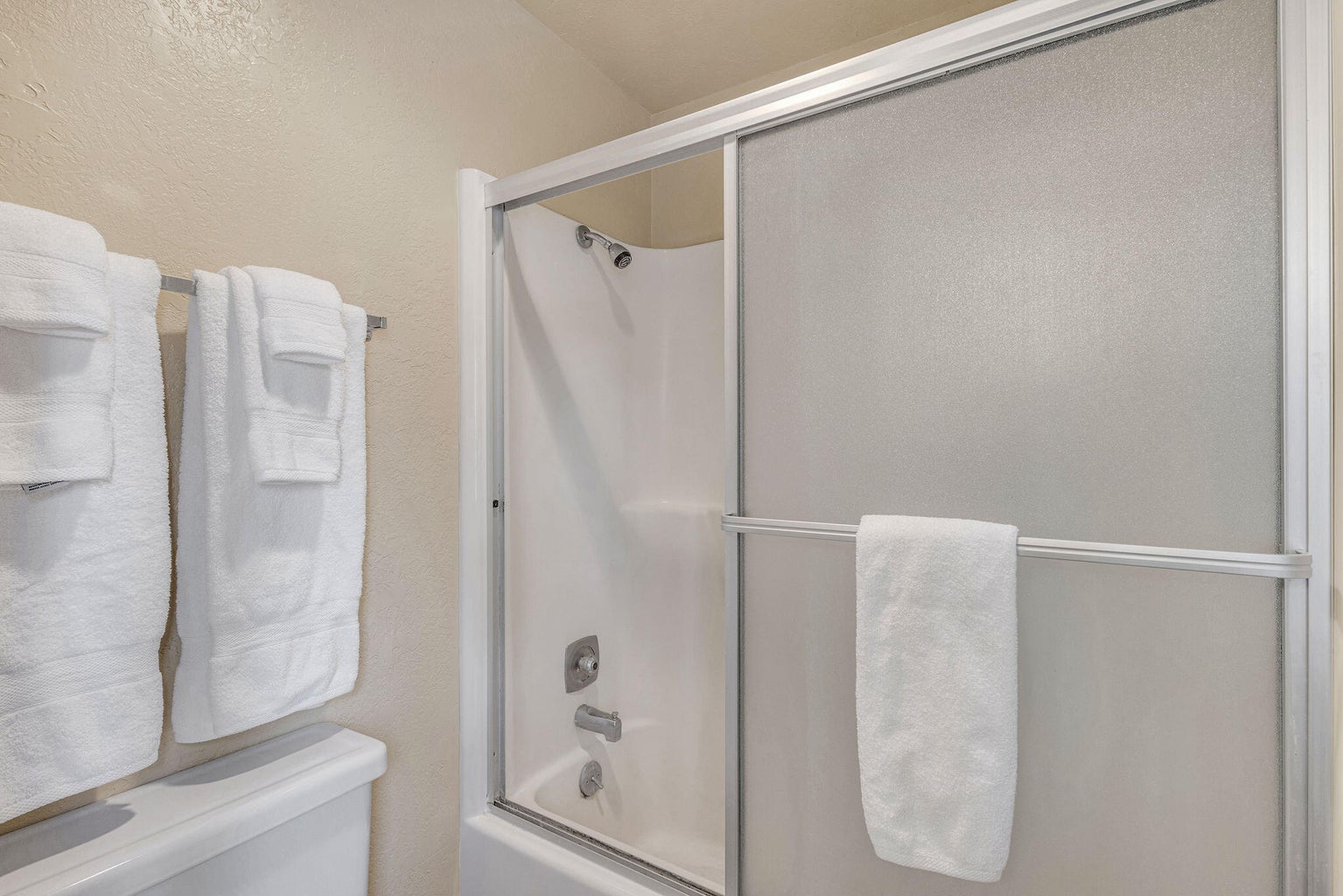 Photo of 17654 Pinnacle Lane 39 of 44