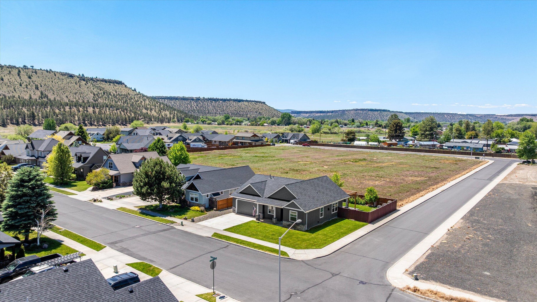 Photo of 317 SE Pioneer Drive 43 of 46