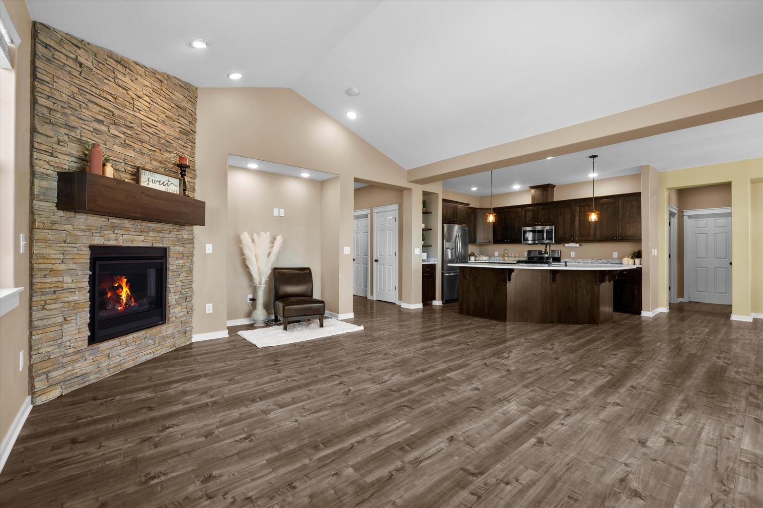 Photo of 317 SE Pioneer Drive 6 of 46
