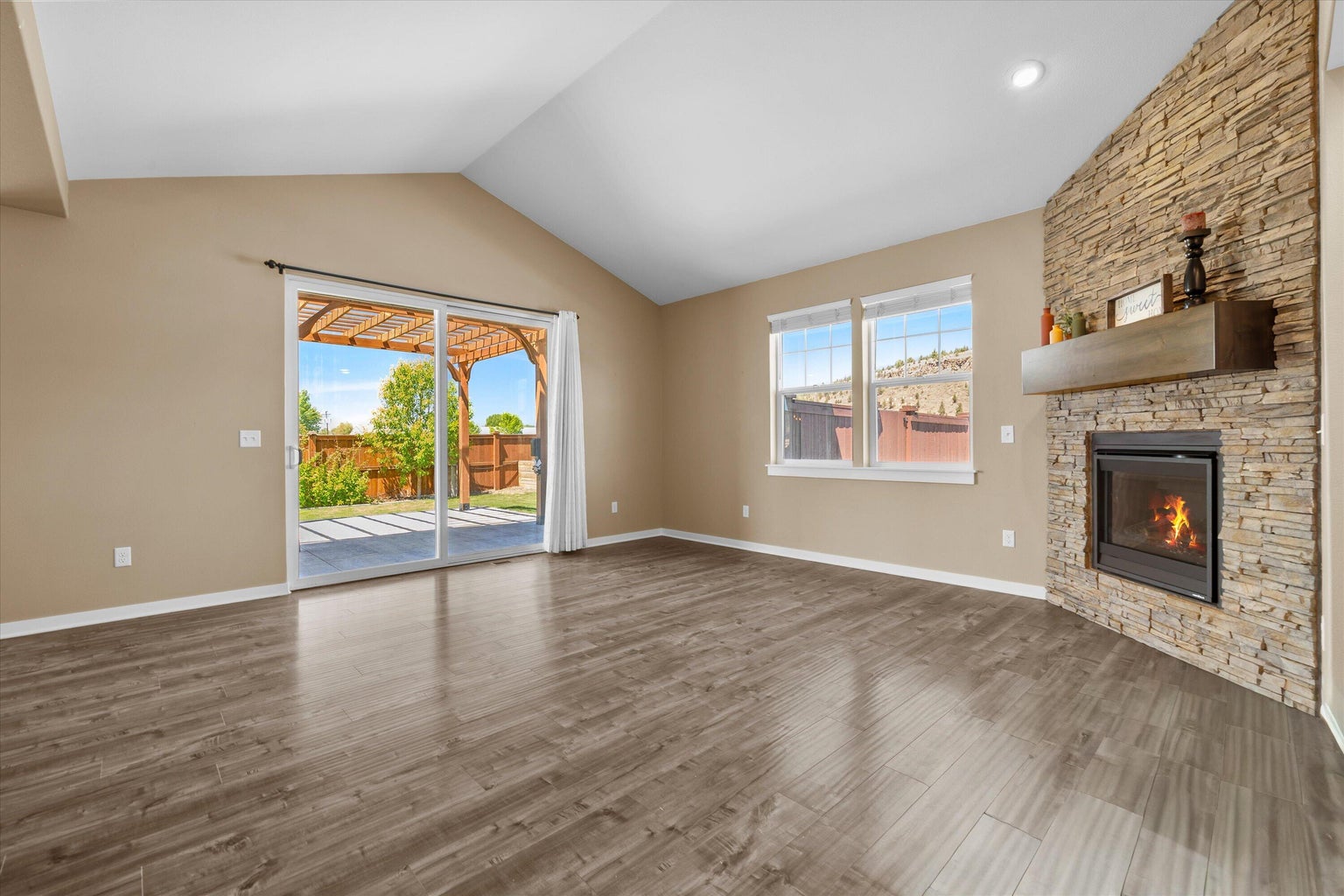 Photo of 317 SE Pioneer Drive 8 of 46