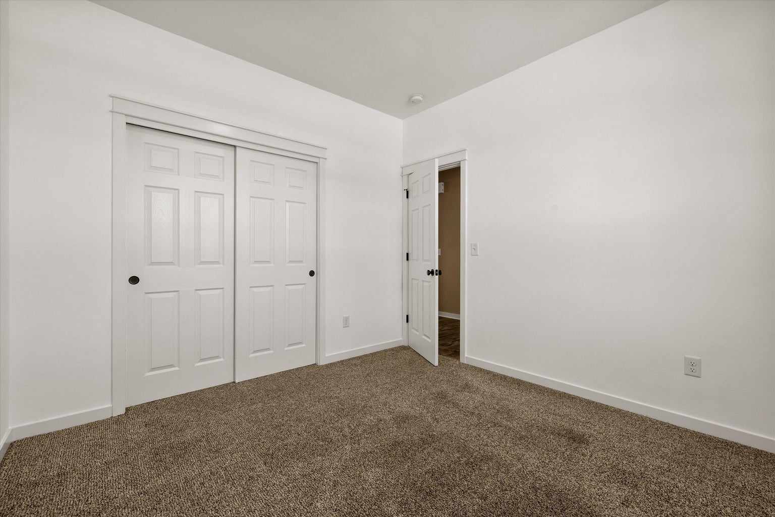 Photo of 317 SE Pioneer Drive 24 of 46