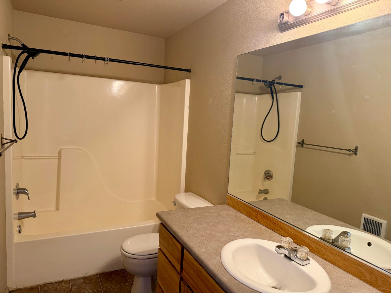 Photo of 16406 Heath Drive 18 of 20