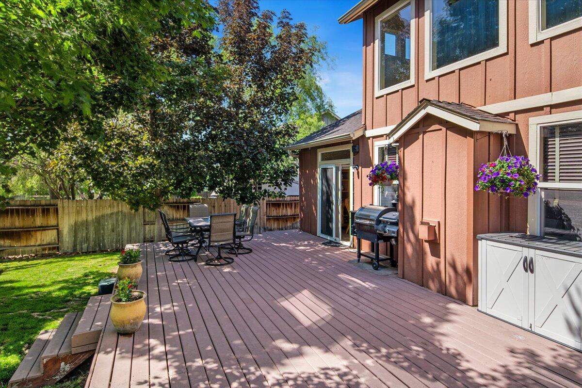 Photo of 1339 SW Rimrock Way 20 of 26