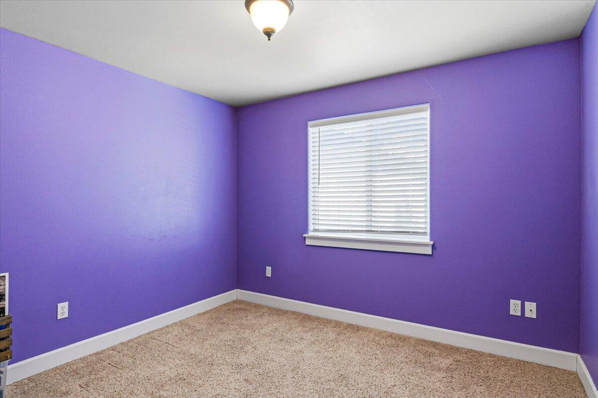 Photo of 1339 SW Rimrock Way 14 of 26
