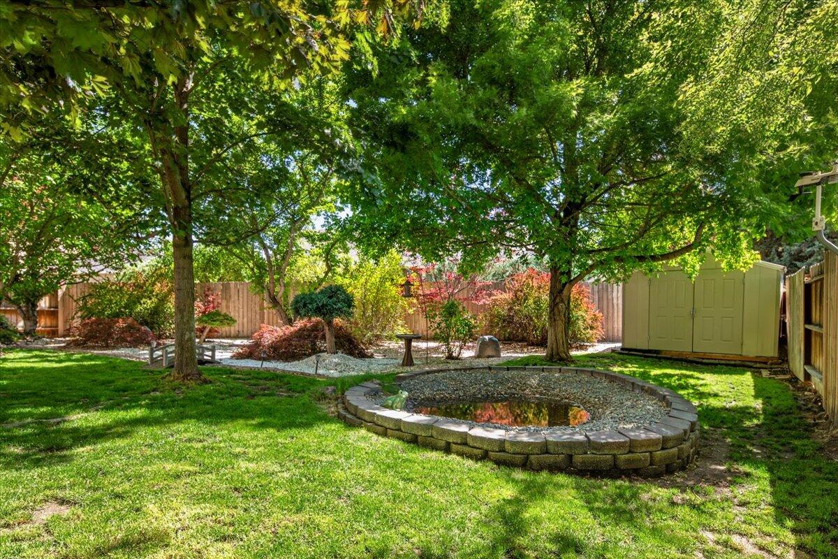 Photo of 1339 SW Rimrock Way 23 of 26