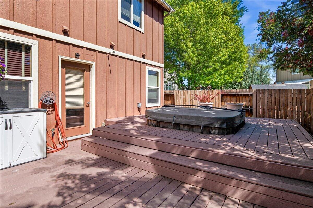 Photo of 1339 SW Rimrock Way 19 of 26