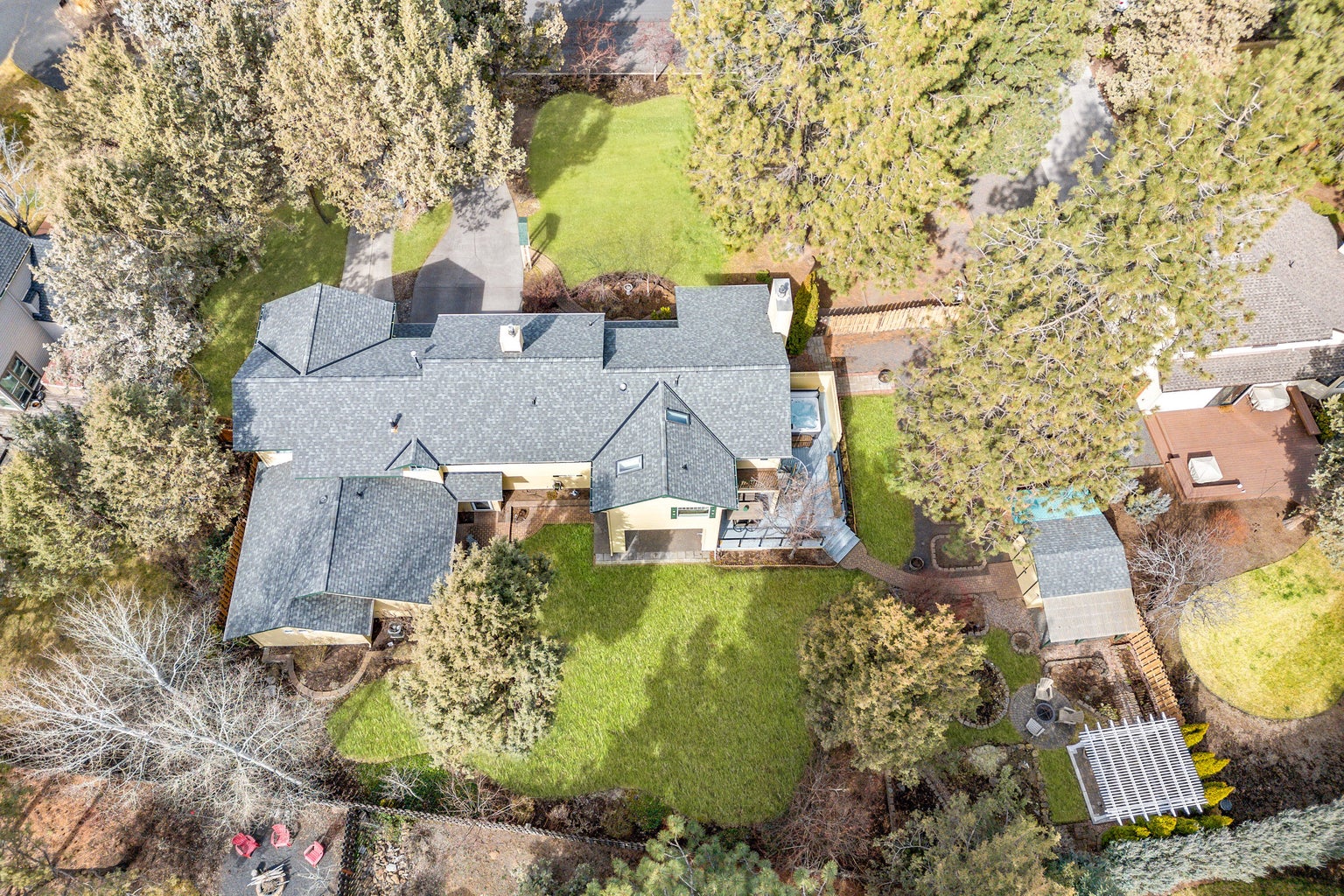 Photo of 61288 King Saul Avenue 43 of 48