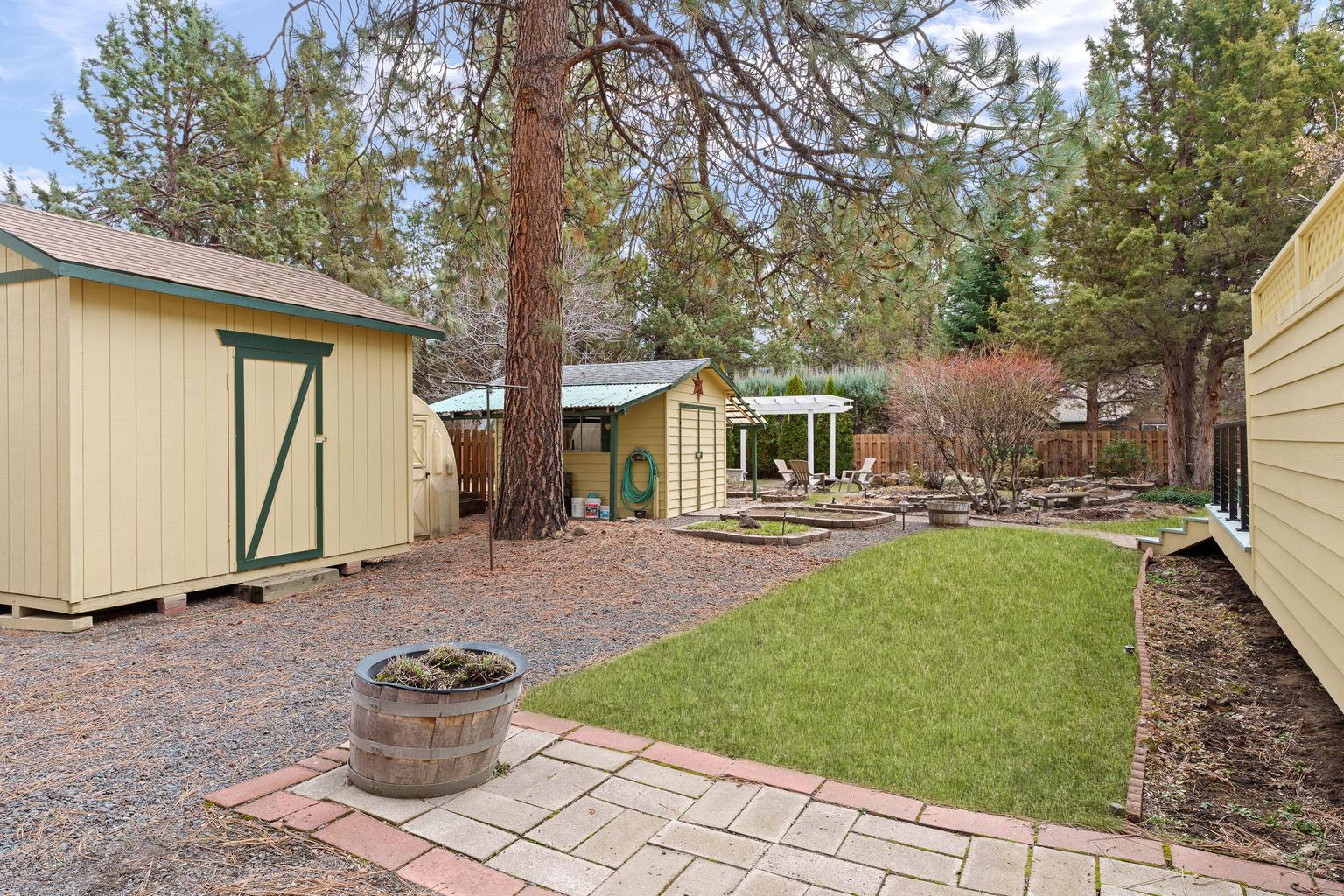Photo of 61288 King Saul Avenue 41 of 48