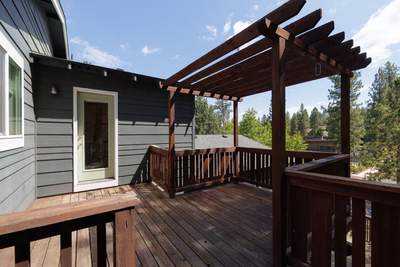 Large Deck off of kitchen great for grilling and entertaining!