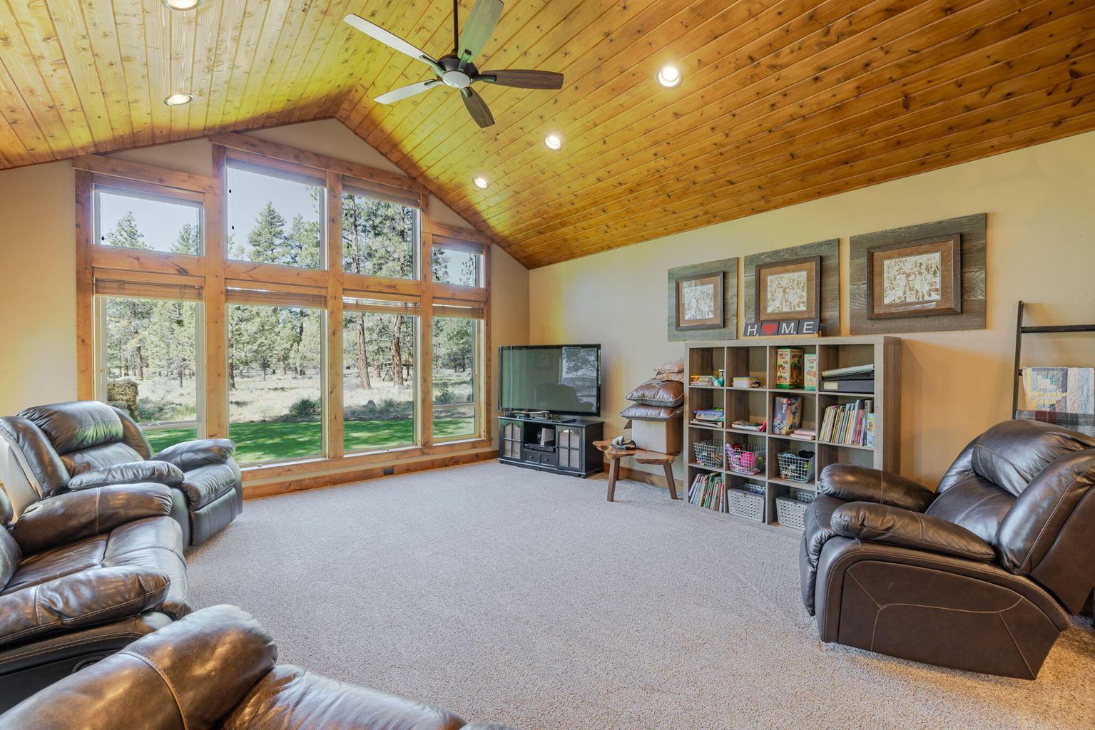 Photo of 15917 Pinion Jay Lane 16 of 44