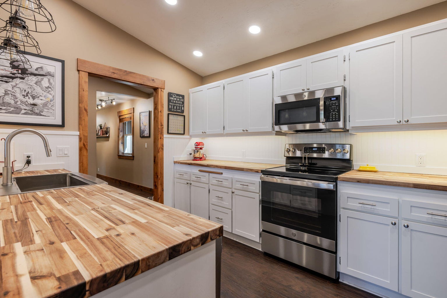 Photo of 15917 Pinion Jay Lane 8 of 44