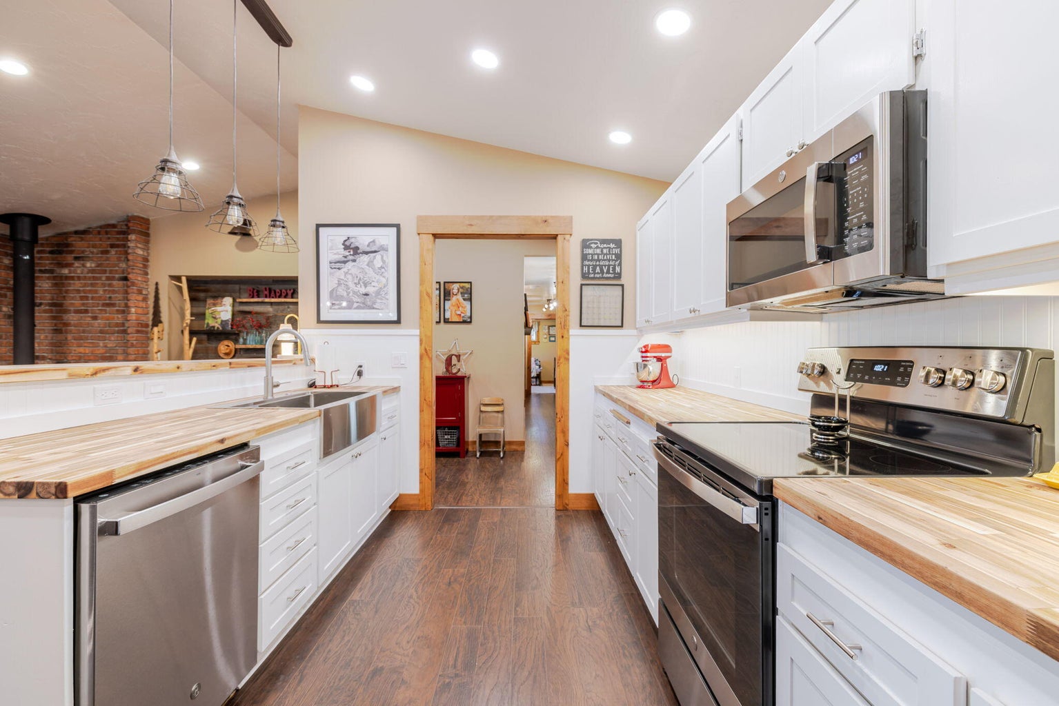 Photo of 15917 Pinion Jay Lane 7 of 44
