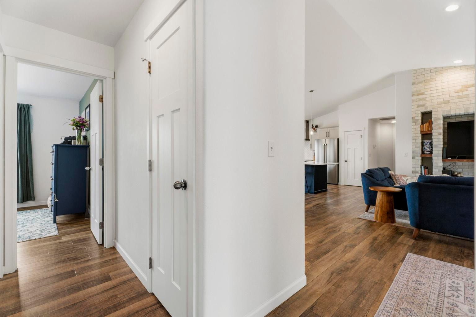 Hallway to the left towards 2 guest bedrooms