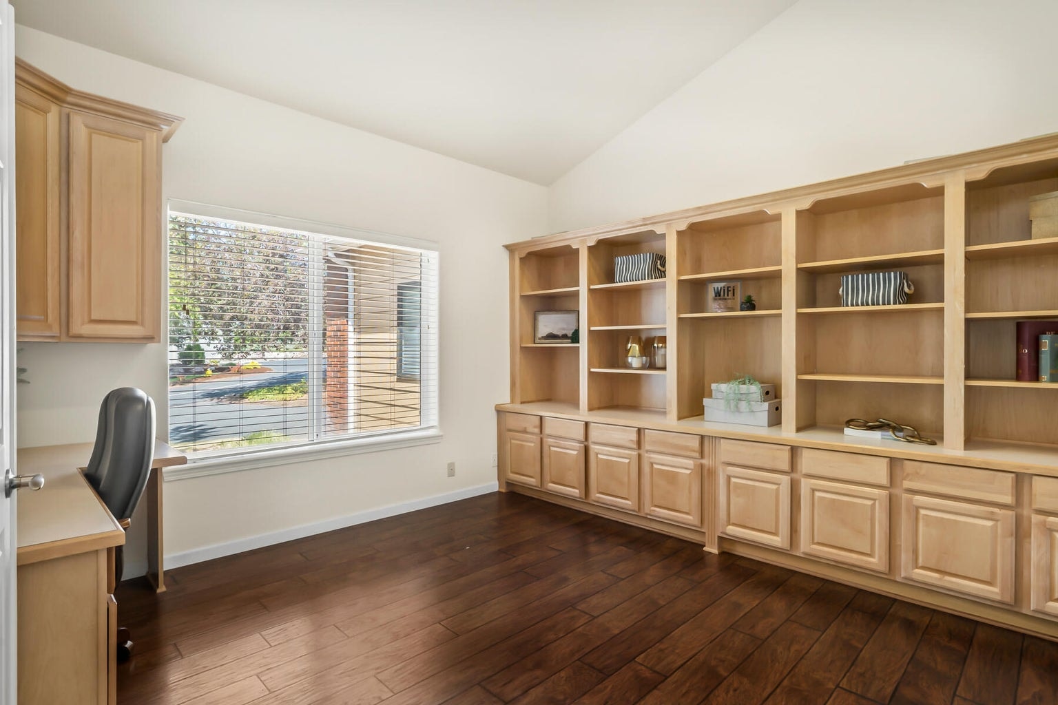 Photo of 2125 Condor Drive 9 of 42