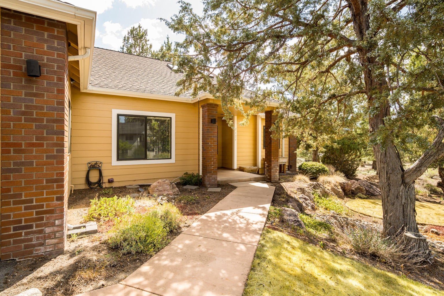 Photo of 2125 Condor Drive 5 of 42