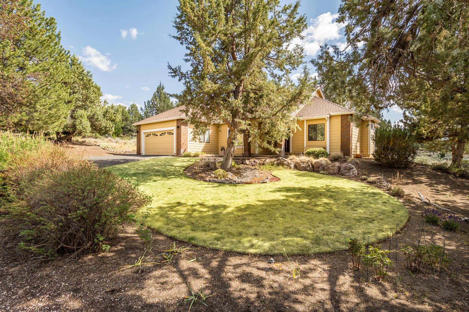 Photo of 2125 Condor Drive 3 of 42