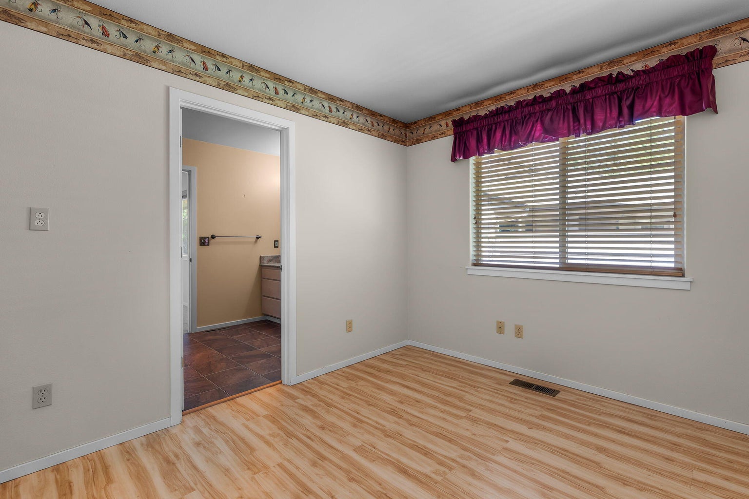 Photo of 58042 Siskin Lane 26 of 49