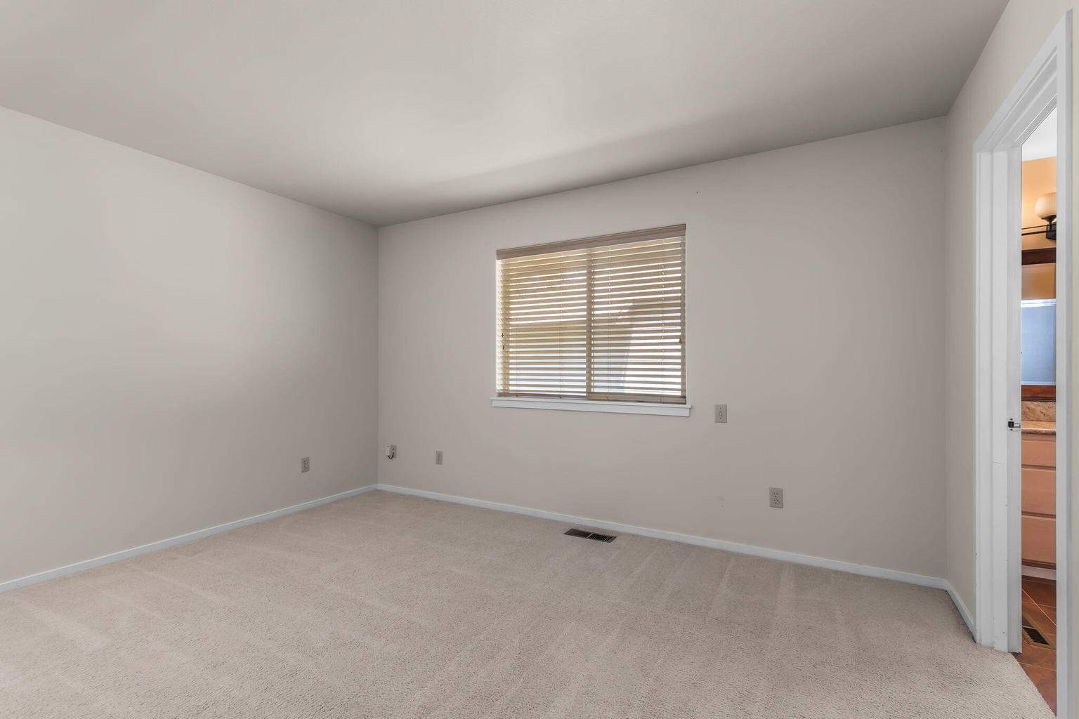 Photo of 58042 Siskin Lane 31 of 49