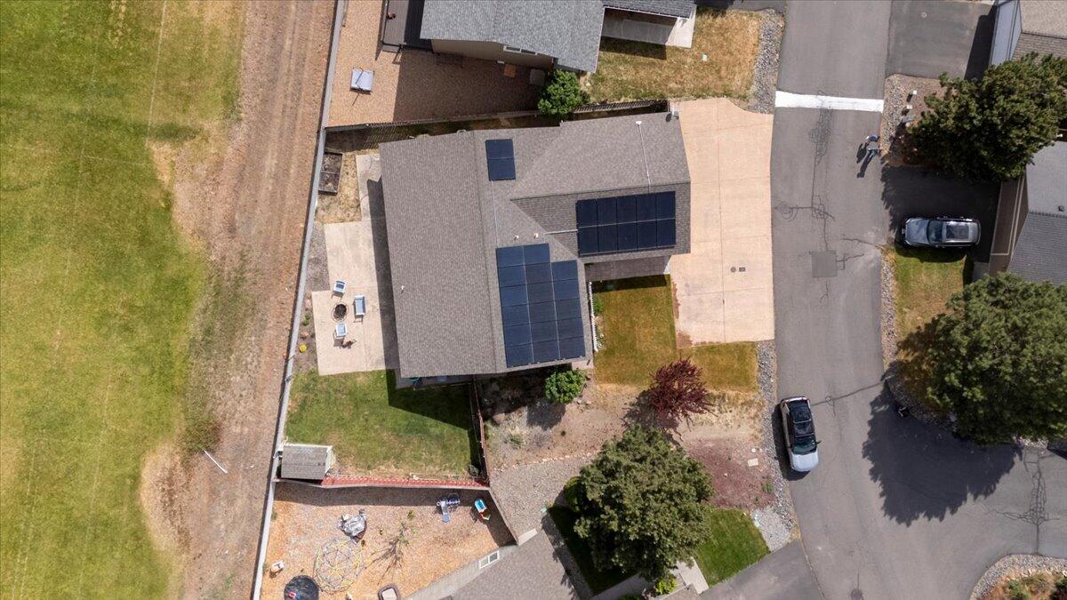 Photo of 512 SE Ponderosa Drive 4 of 21
