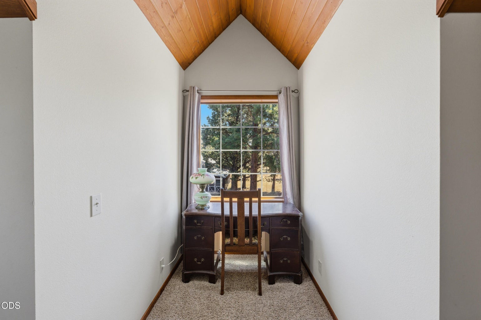 Bedroom 2 Nook