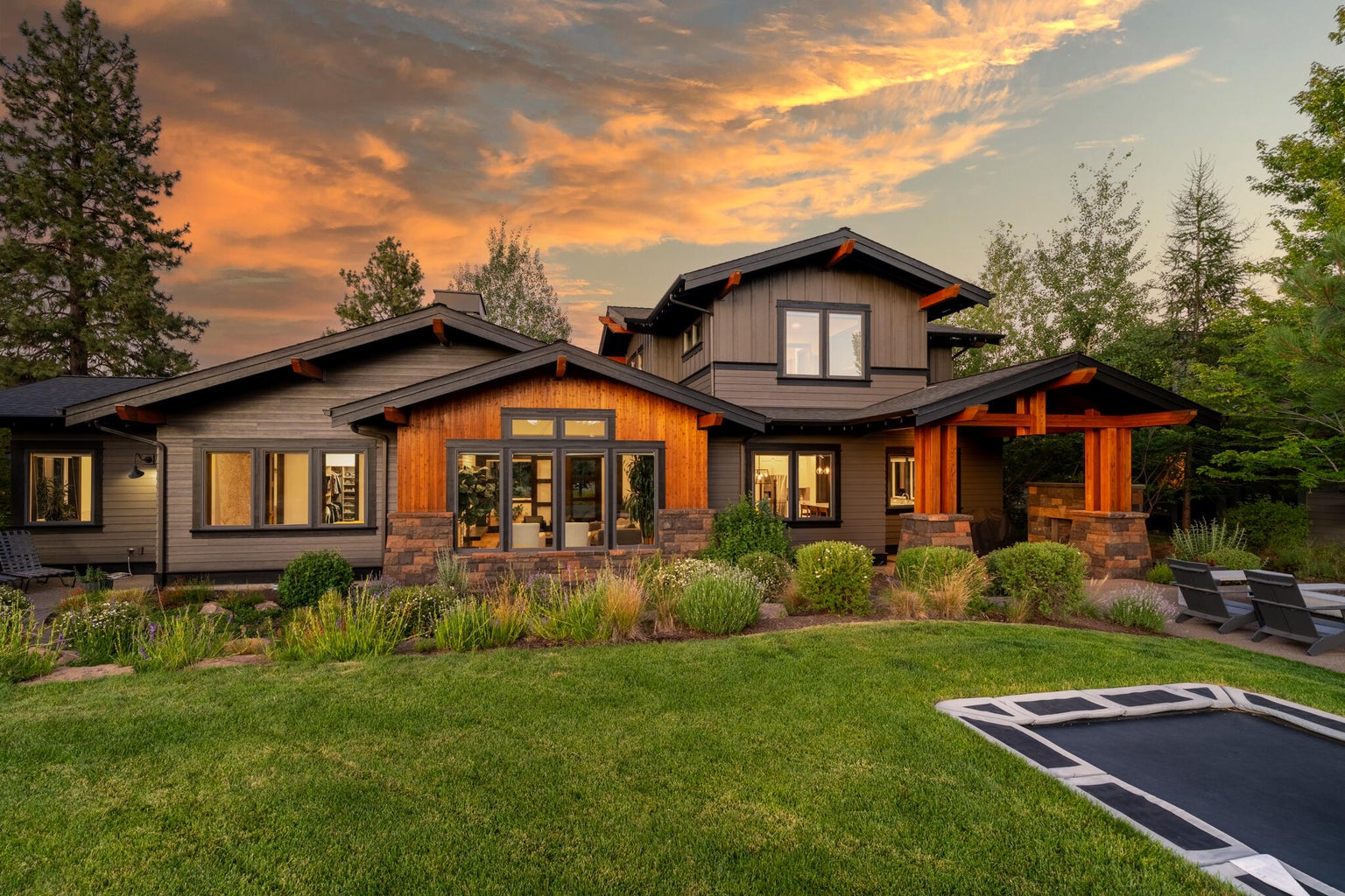 Photo of 61341 Bonneville Loop 2 of 54