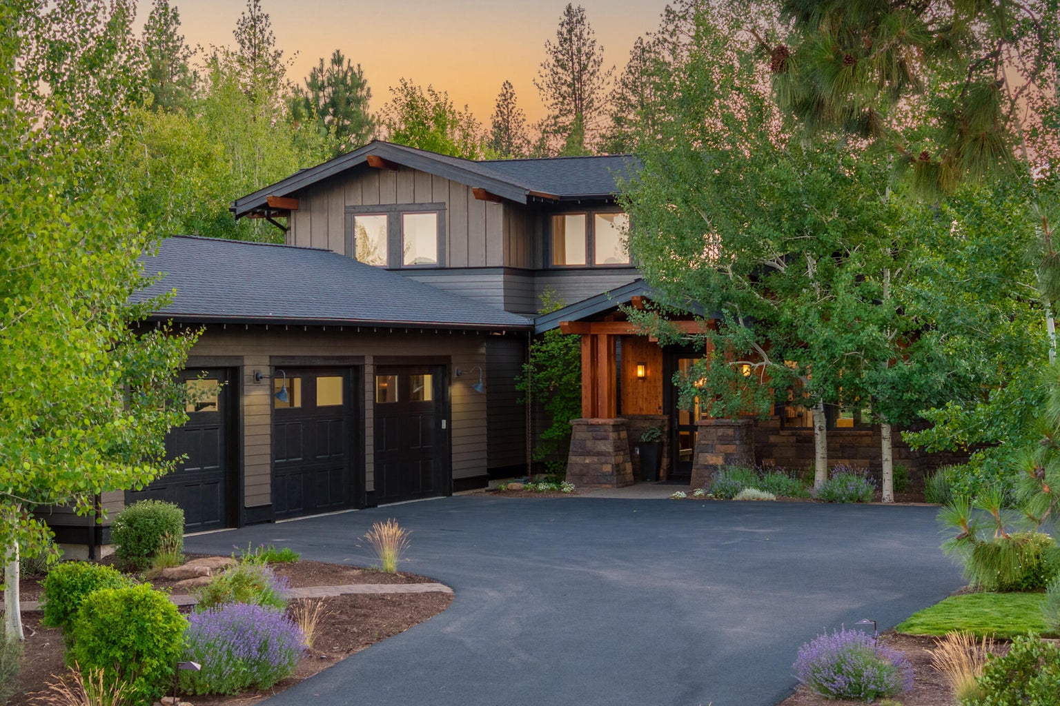 Photo of 61341 Bonneville Loop 6 of 54