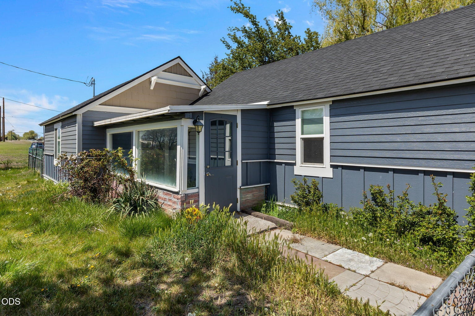 Photo of 847 C Avenue 5 of 51