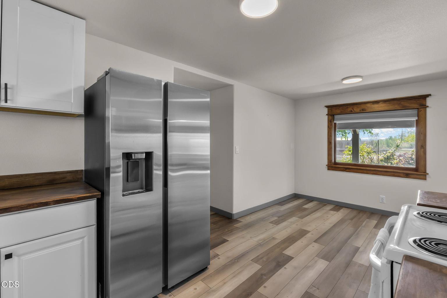 Photo of 847 C Avenue 16 of 51