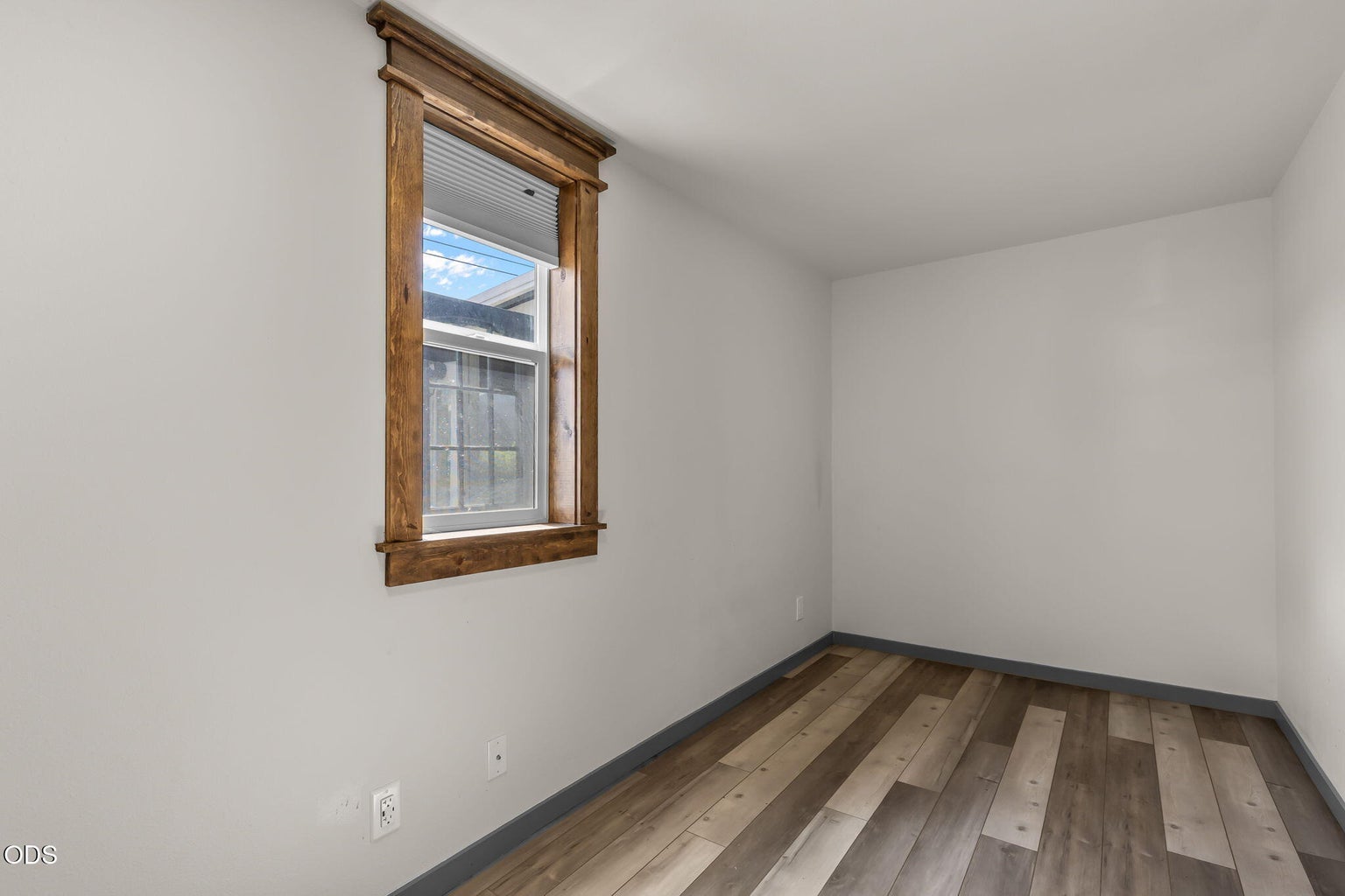 Photo of 847 C Avenue 27 of 51
