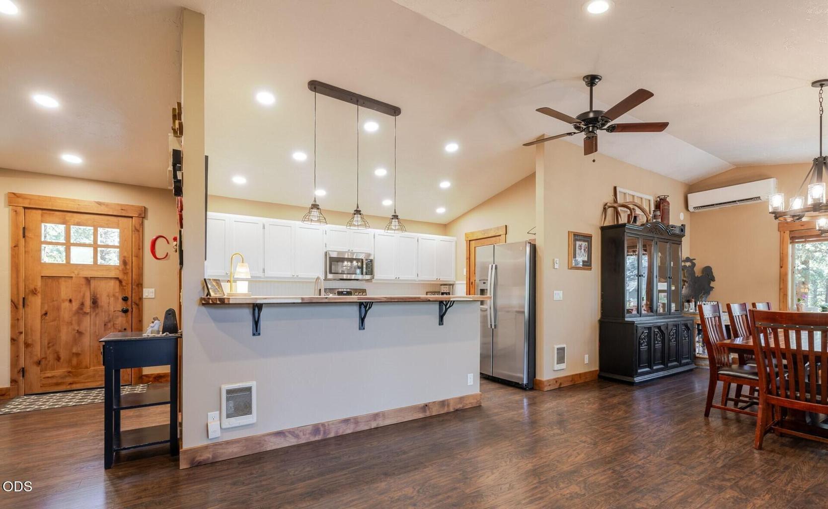Photo of 15917 Pinion Jay Lane 5 of 44