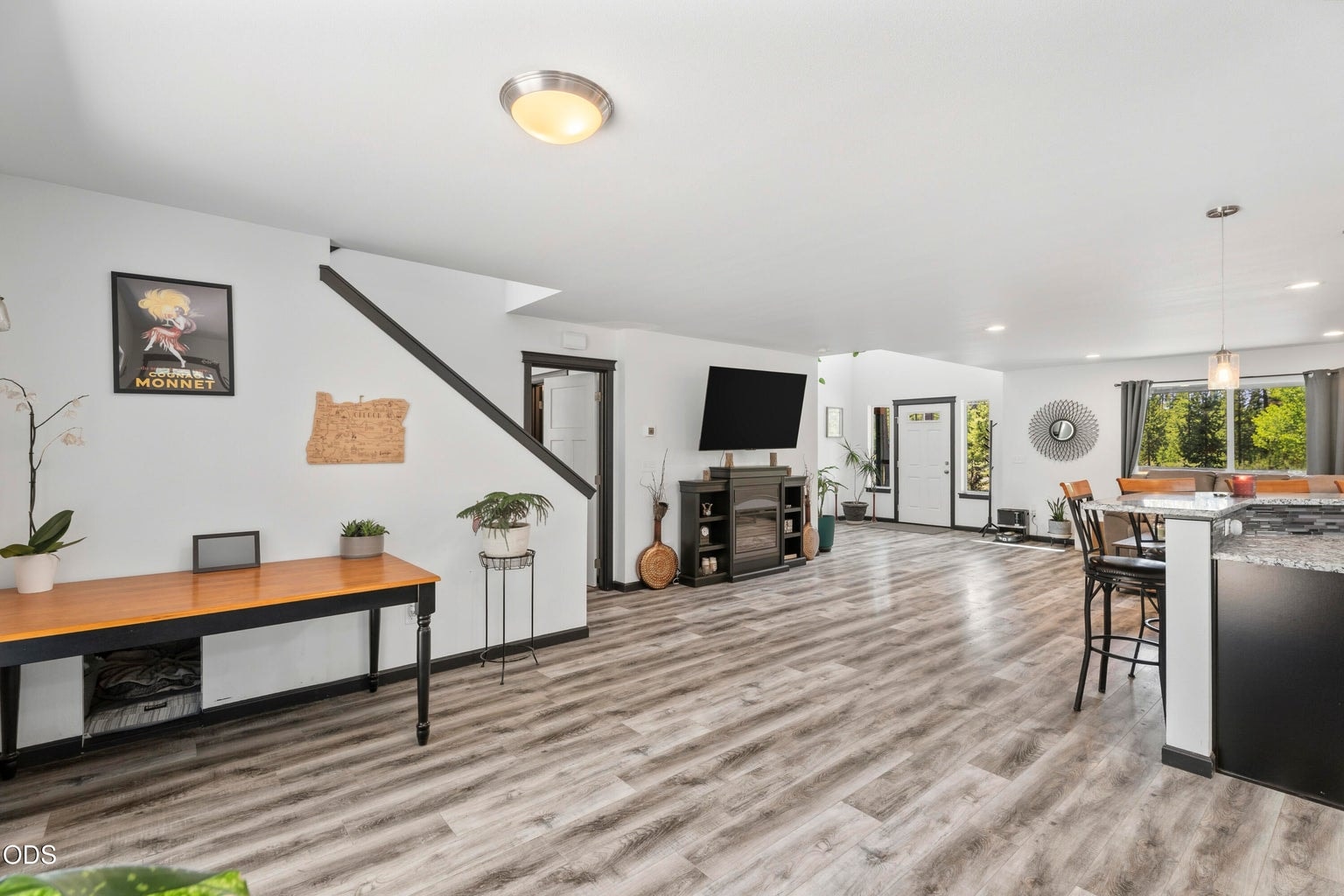 Photo of 53770 Boundary Road 22 of 51