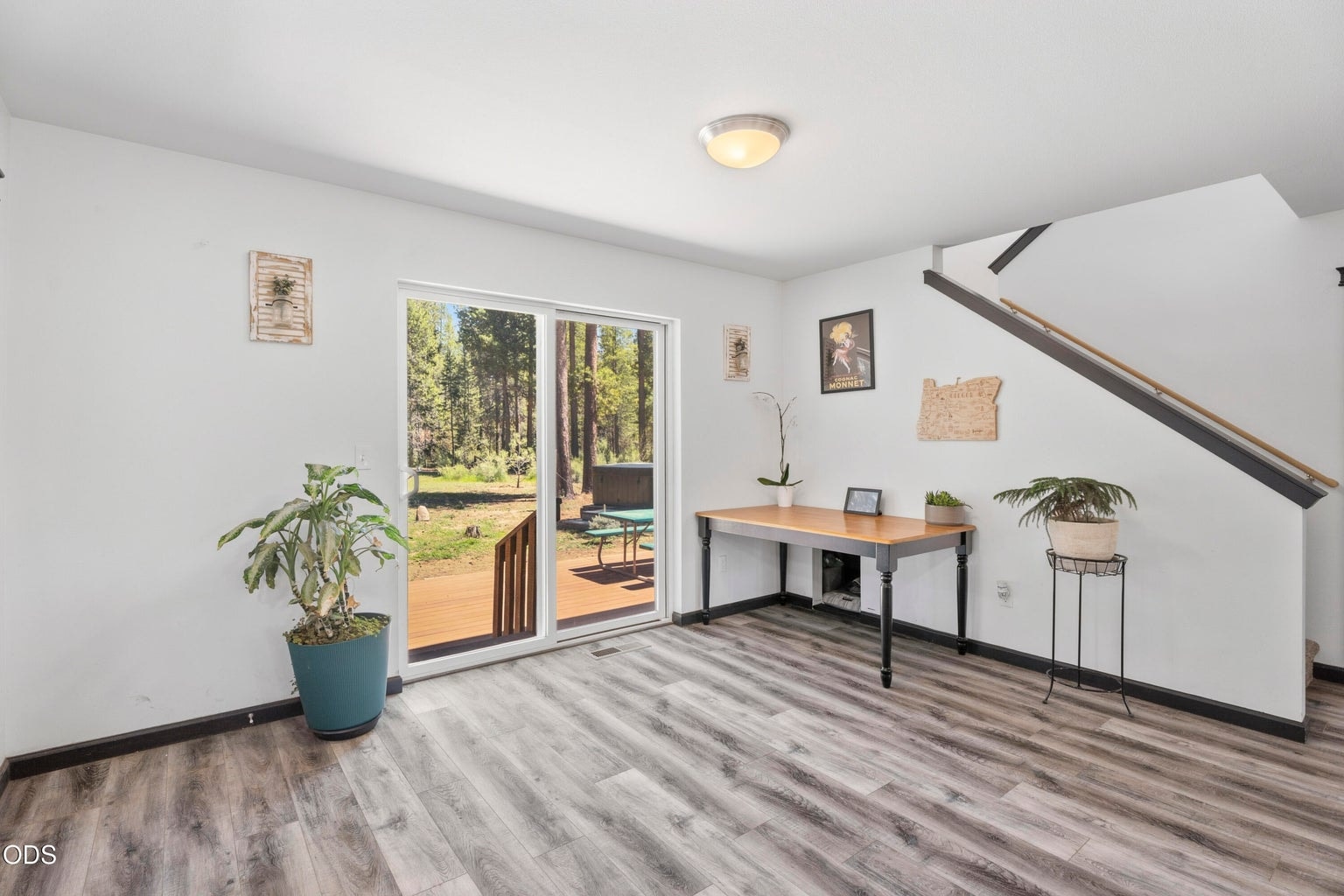 Photo of 53770 Boundary Road 24 of 51