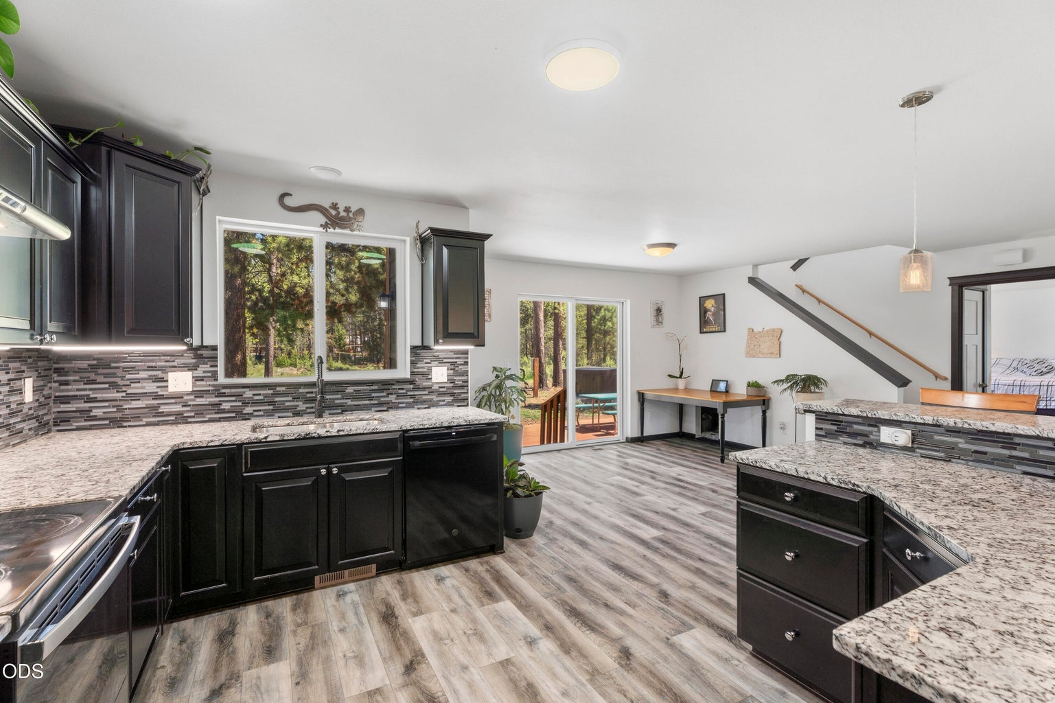 Photo of 53770 Boundary Road 29 of 51