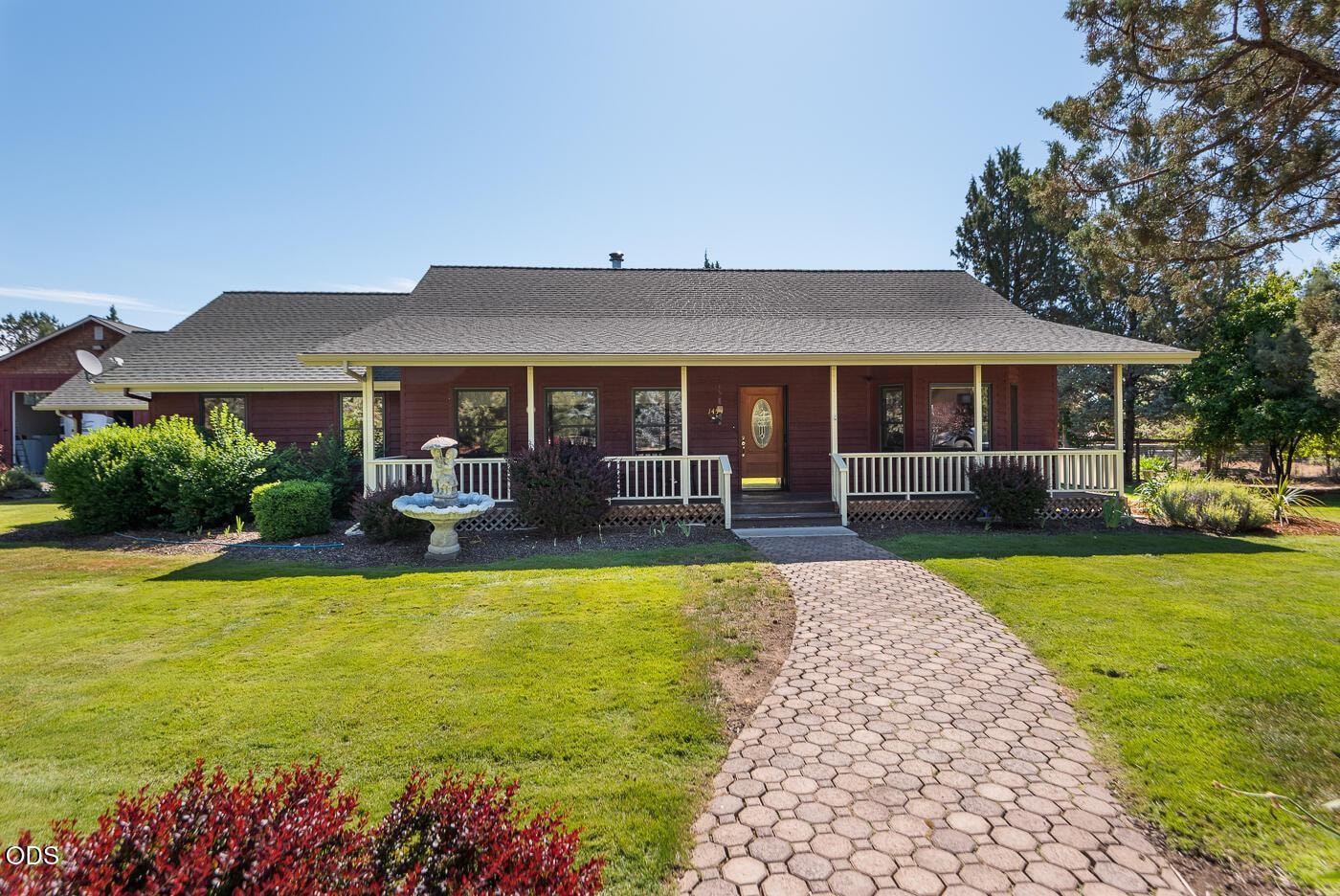 Photo of 1455 SW Sunset Drive 2 of 43
