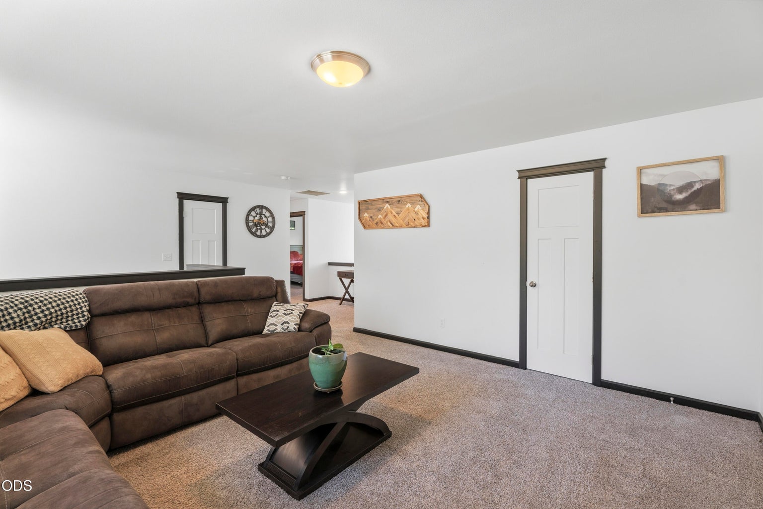 Photo of 53770 Boundary Road 39 of 51