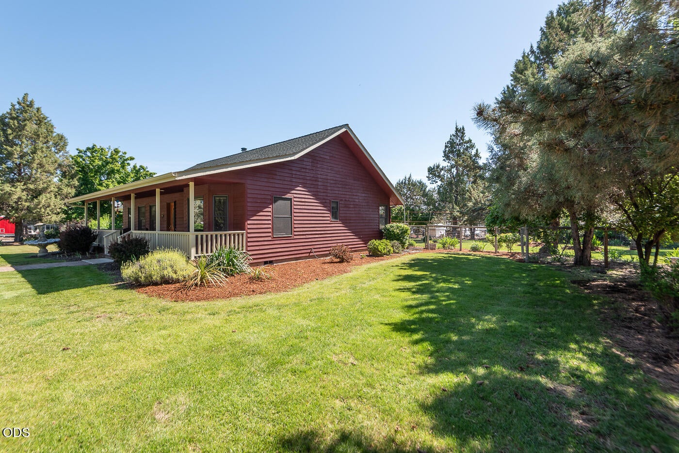 Photo of 1455 SW Sunset Drive 3 of 43