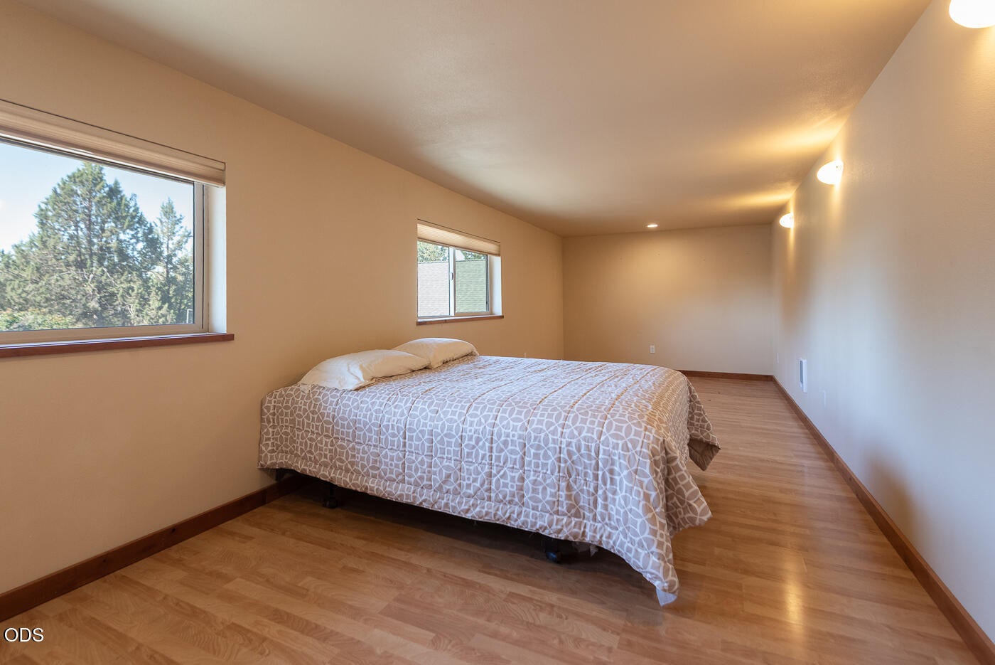 Photo of 1455 SW Sunset Drive 37 of 43