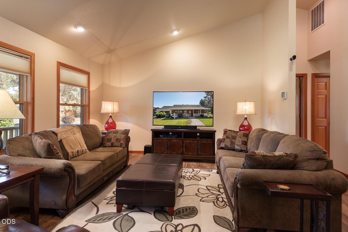 Photo of 1455 SW Sunset Drive 6 of 43