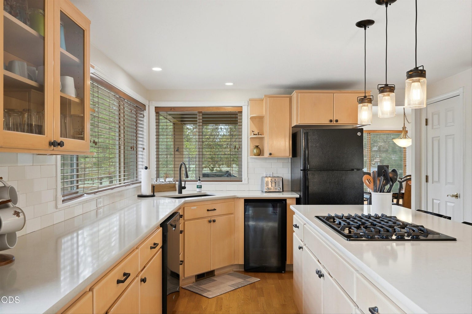 Photo of 18004 Tan Oak Lane 13 of 36