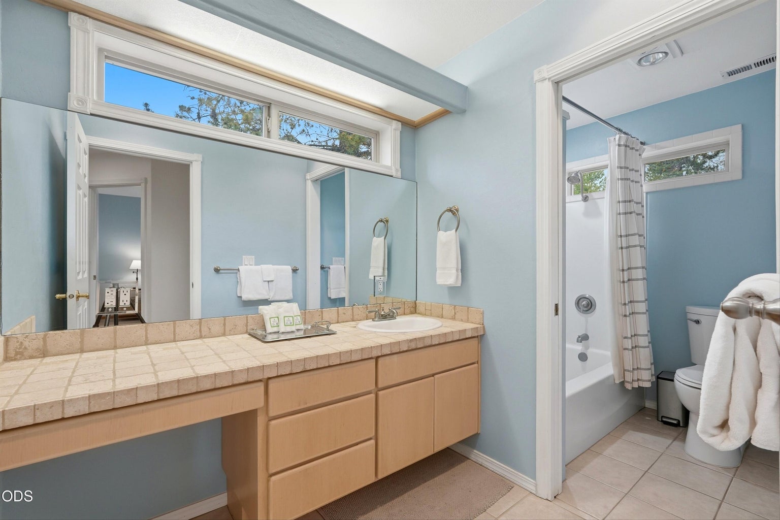 Photo of 18004 Tan Oak Lane 25 of 36