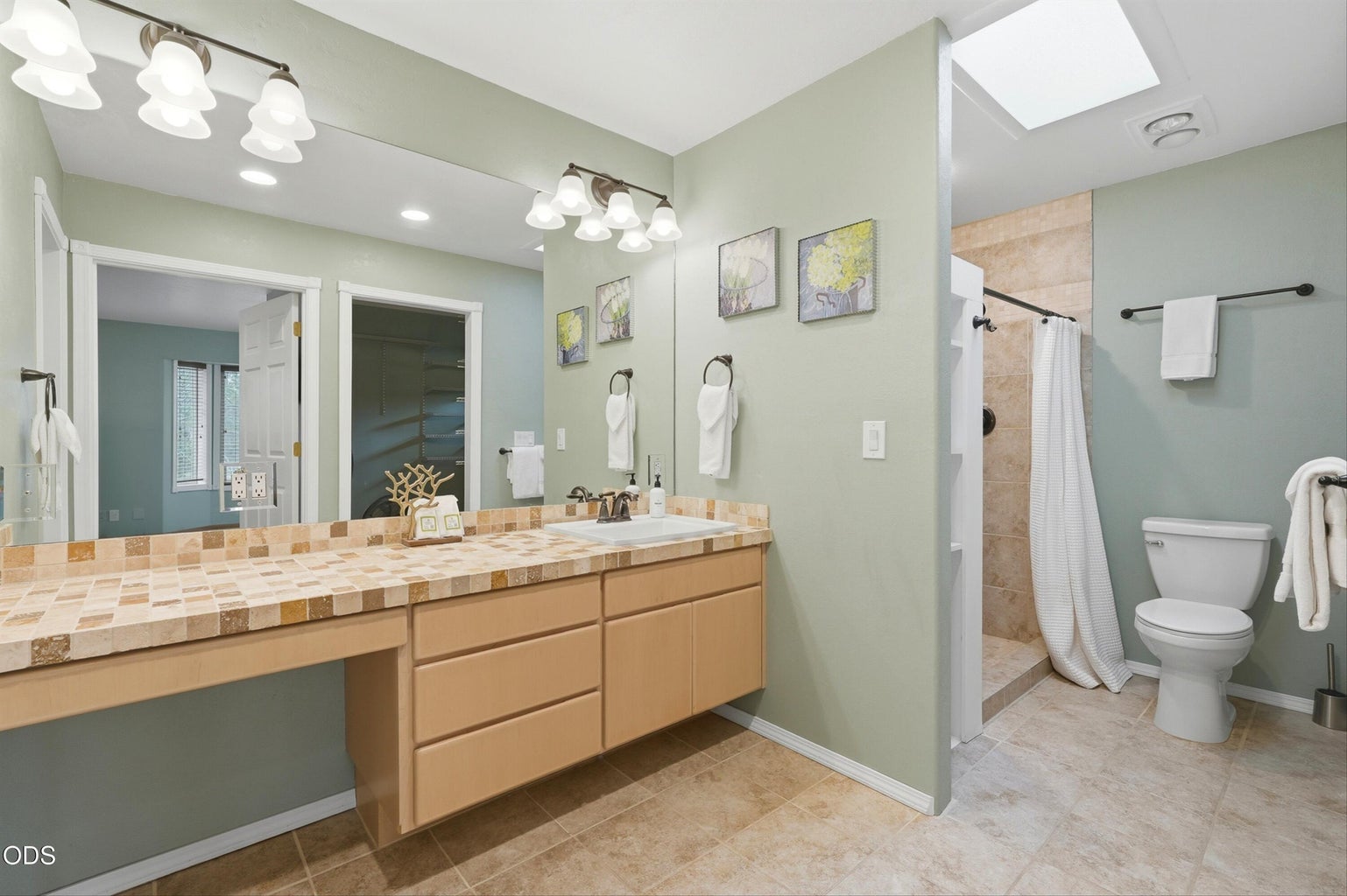 Photo of 18004 Tan Oak Lane 29 of 36