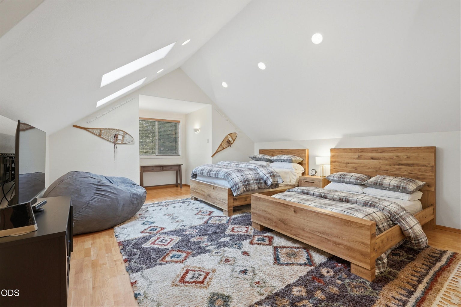 Photo of 18004 Tan Oak Lane 31 of 36
