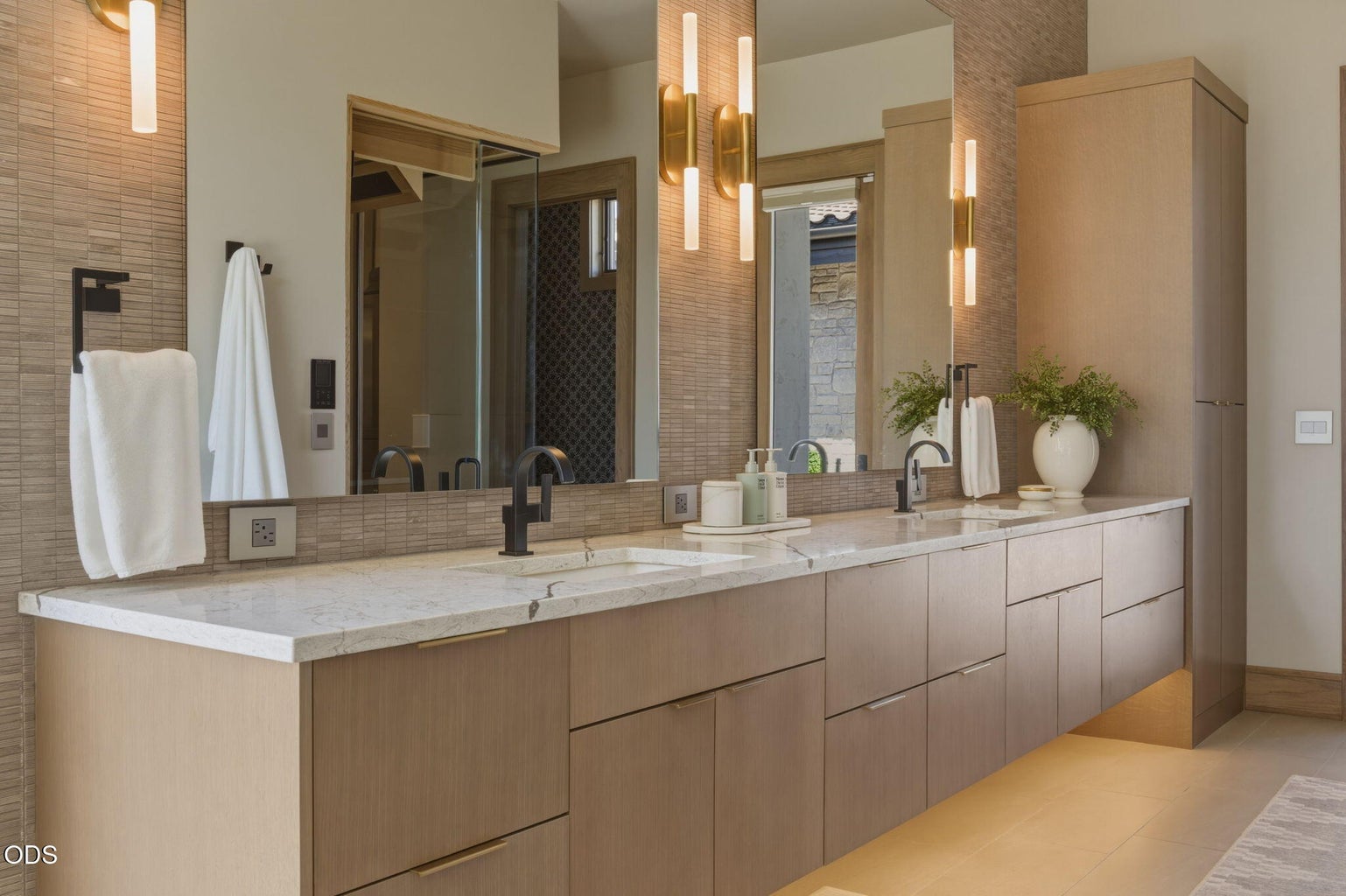 Primary bath, dual vanity, marble counters