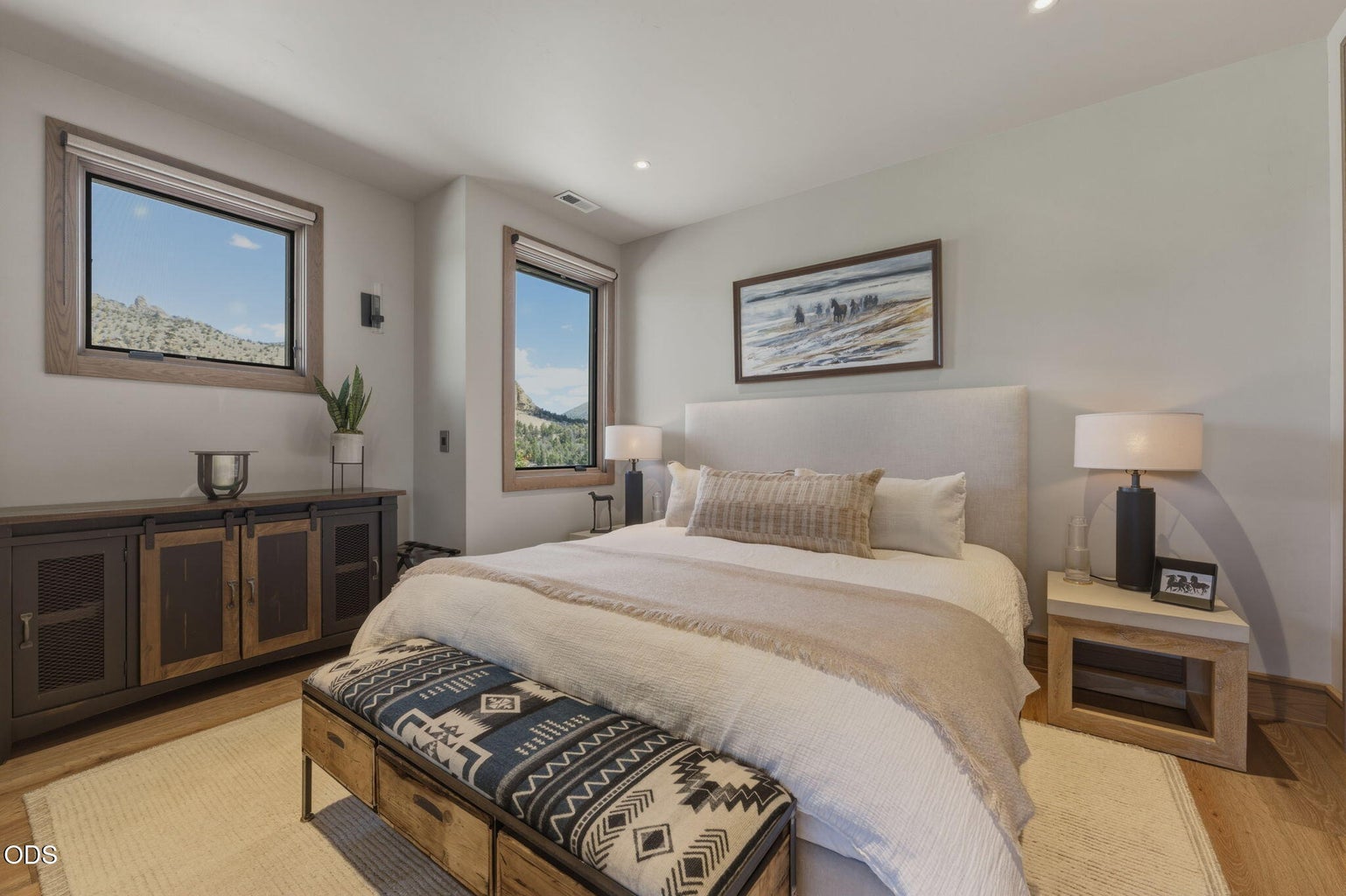 Guest bedroom, mountain views
