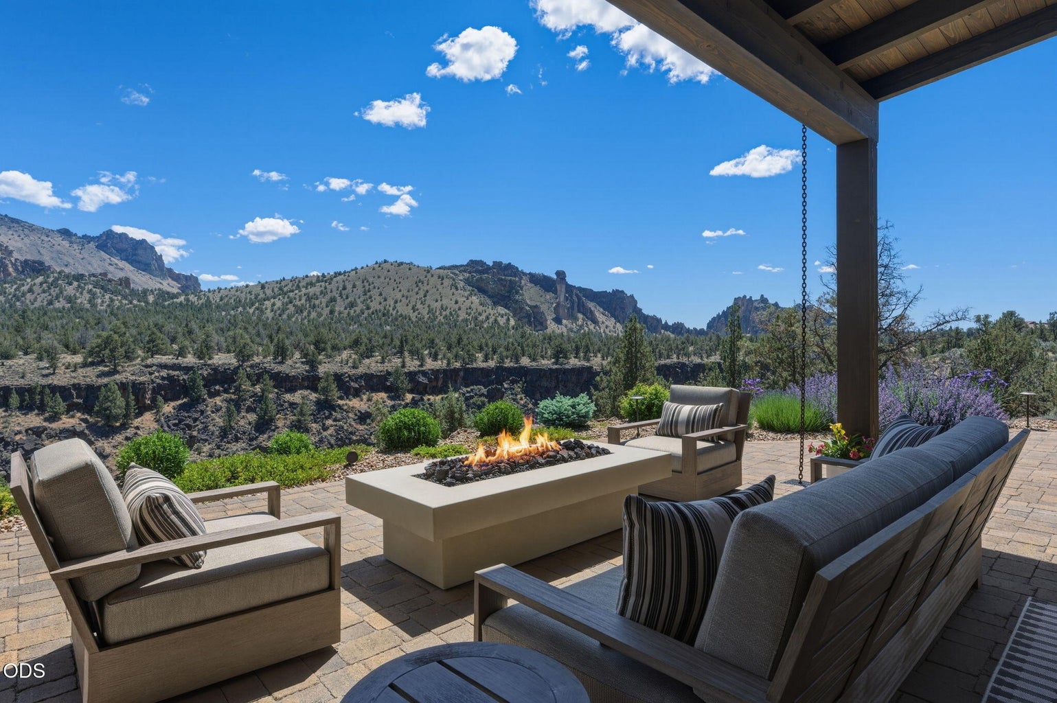 Outdoor terrace, firepit seating, direct Smith Rock and canyon views