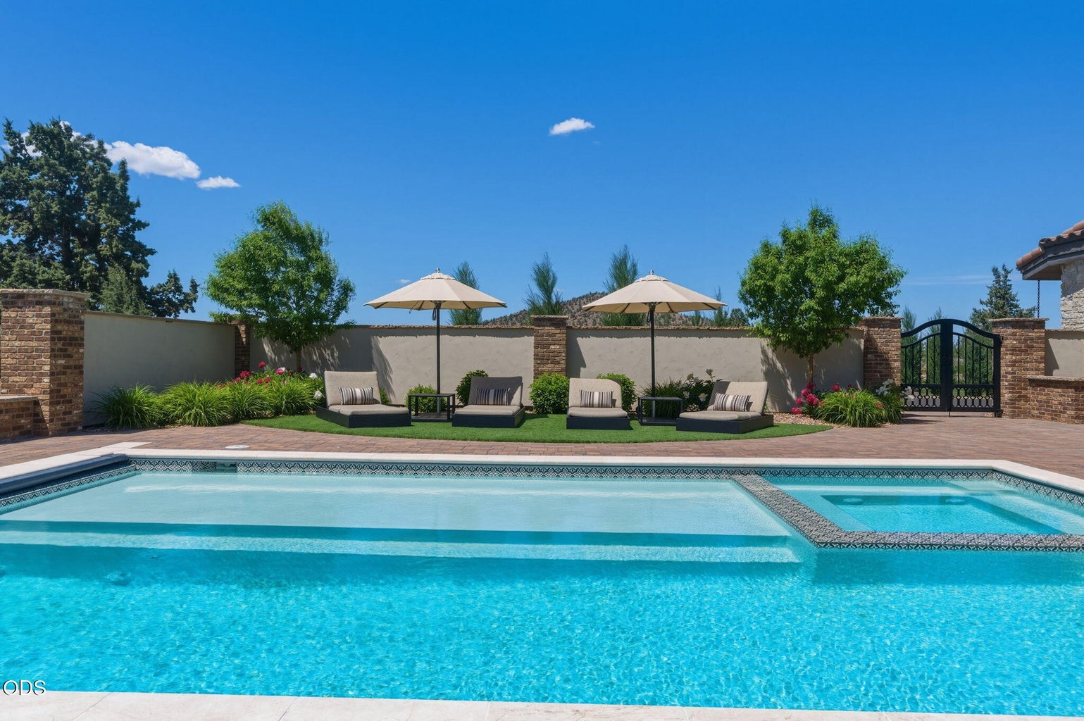 Pool and spa and lounge area