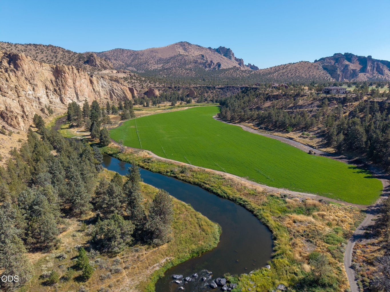 Crooked River bend, irrigated fields, Smith Rock and canyon walls
