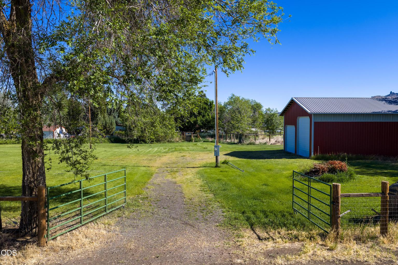 Photo of 409 G Avenue 24 of 37