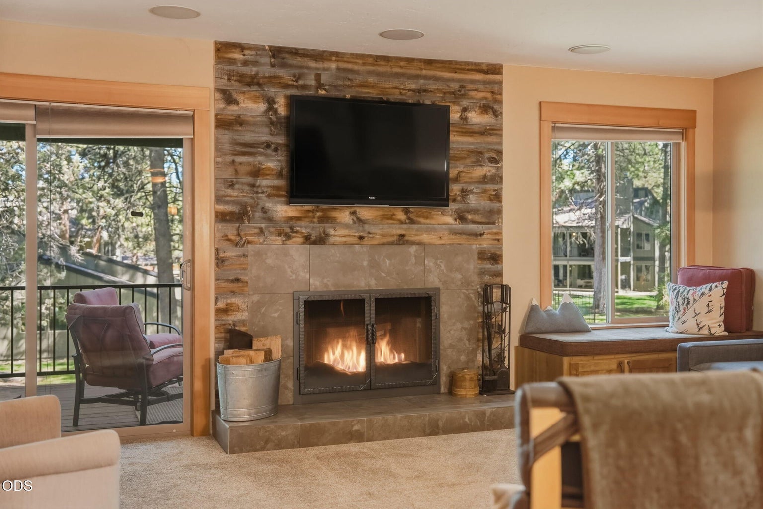 Photo of 807 E Desperado 5 of 48