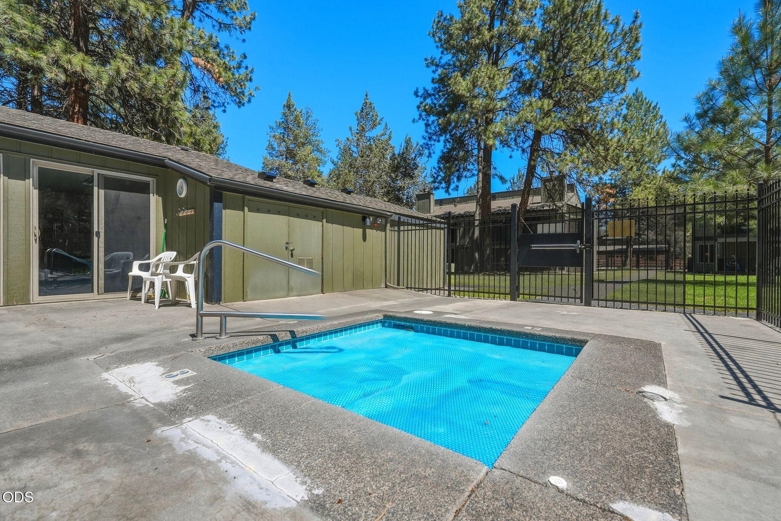 Photo of 807 E Desperado 40 of 48